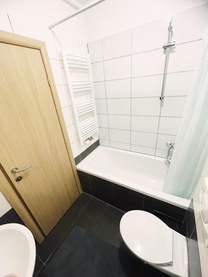 Doma-Lu Apartment-Near Airport And Highway- Free Parking Velika Mlaka Bagian luar foto