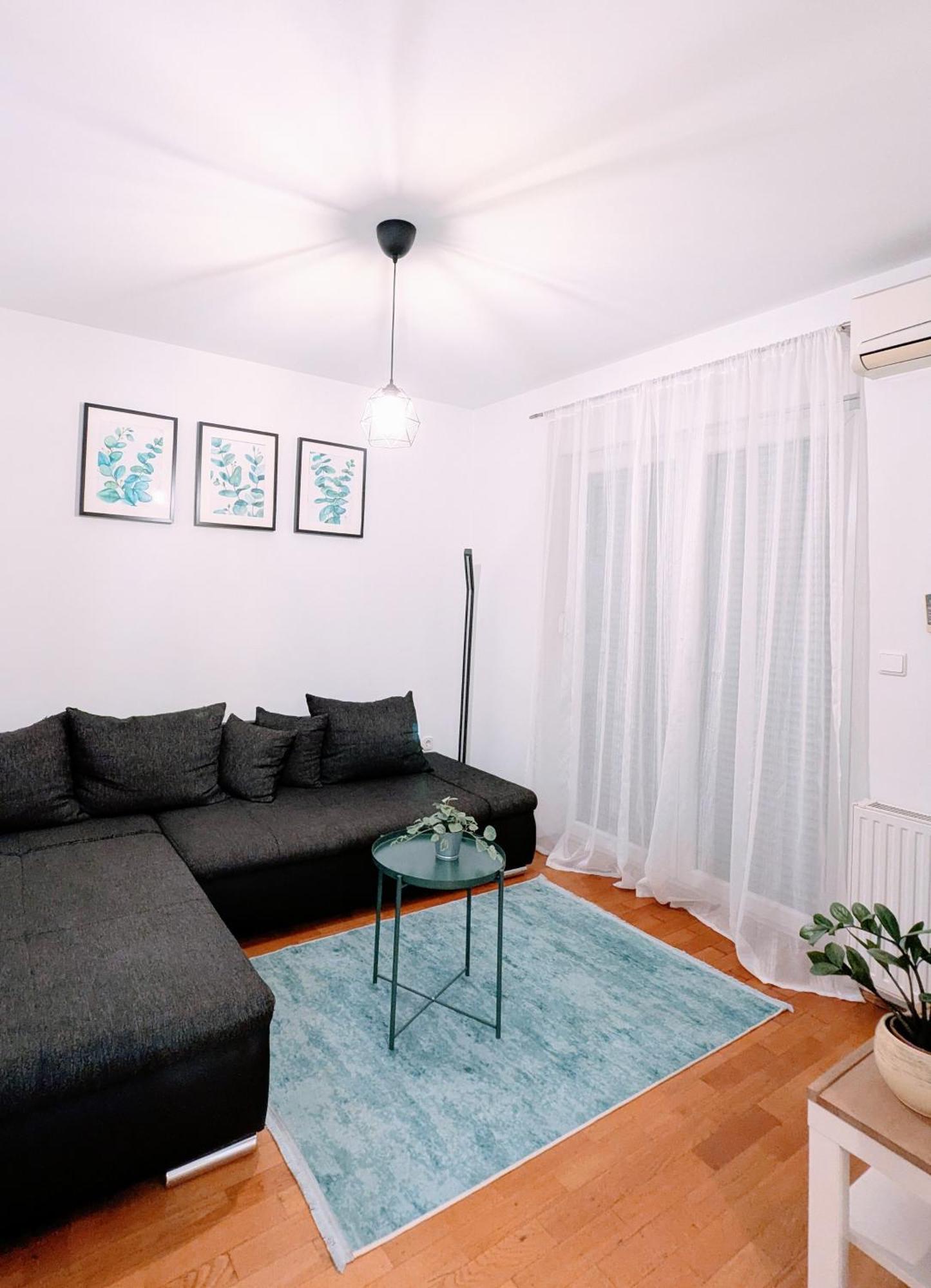 Doma-Lu Apartment-Near Airport And Highway- Free Parking Velika Mlaka Bagian luar foto