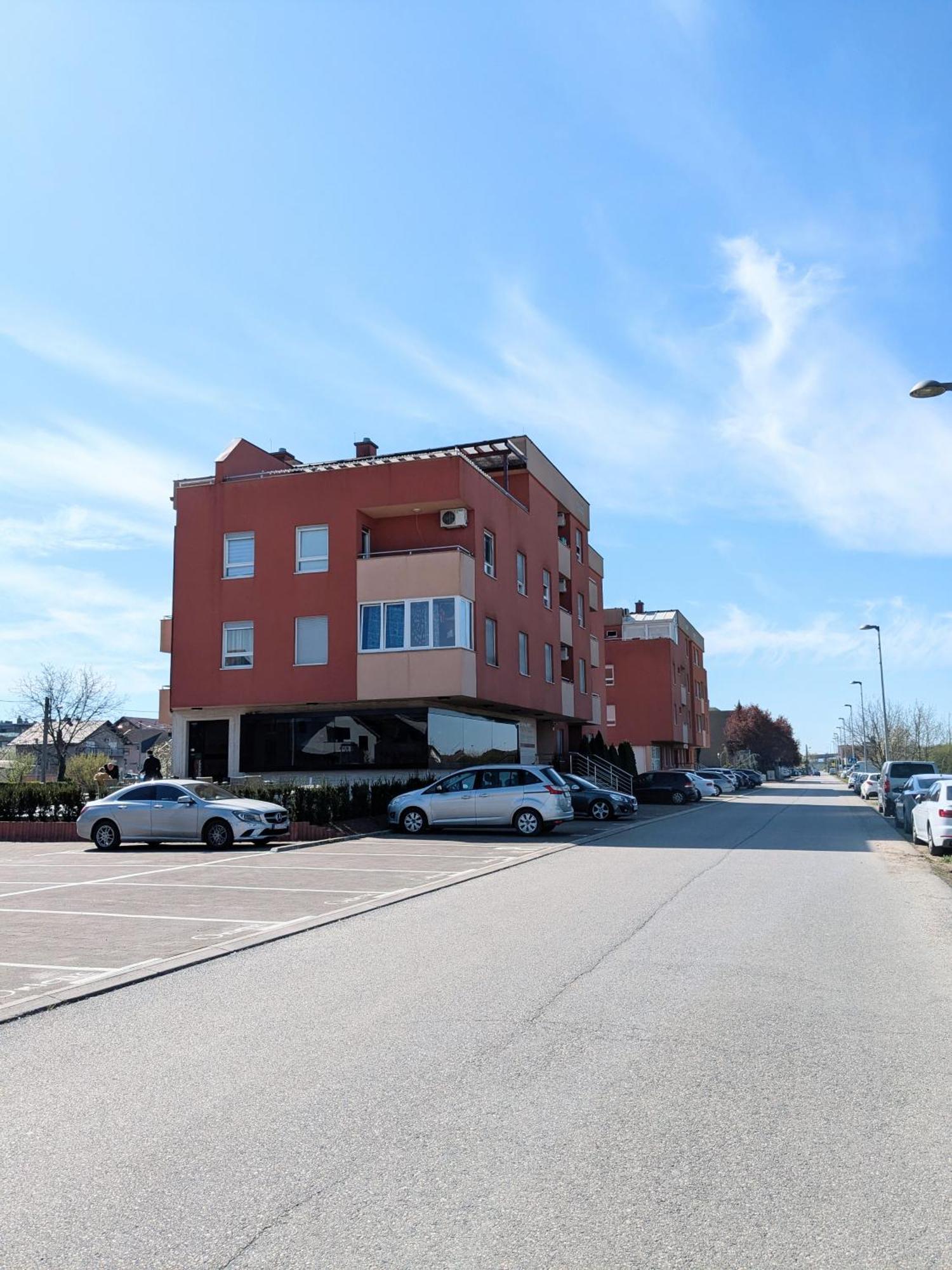 Doma-Lu Apartment-Near Airport And Highway- Free Parking Velika Mlaka Bagian luar foto